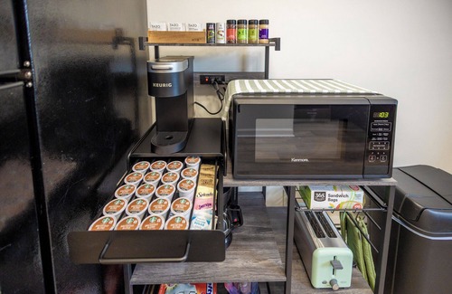 Lodi Apartment | Lodi 1 Bedroom, In-Unit Laundry, Fios, Safe, Quiet, Convenient