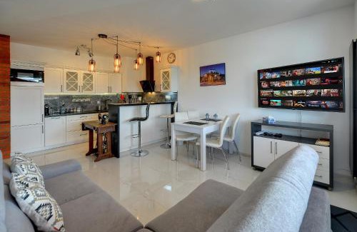Baluty Apartment | Lodz4rent - Premium Apartments 9,7 - MANUFAKTURA - Garaż - Ziemia Obiecana 2025