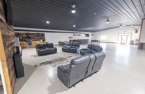 Mound City Apartment | Loess Hills Lodge - Room 7