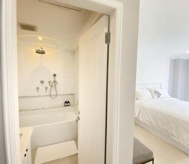 Tanjung Duren Utara House | Loewys Home Tanjung Duren Jakarta Barat