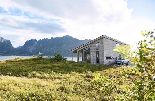 Moskenes Apartment | Lofoten panorama luxury home with sauna in Reine