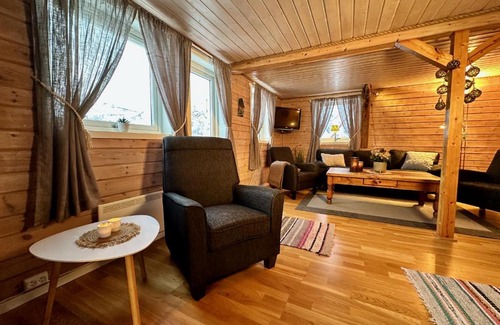 Vestvagøy House | Lofoten Troll Point