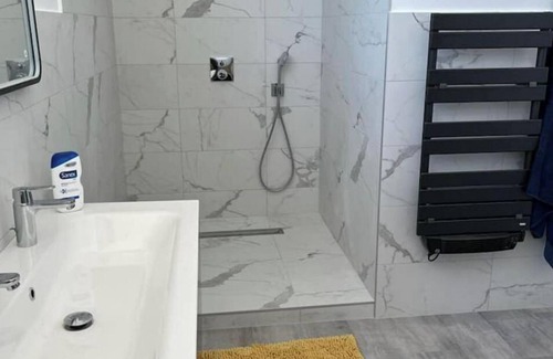 Saint-Symphorien-d'Ozon Apartment | Loft 130 m2 Sans Voisinage Avec Parking Privé