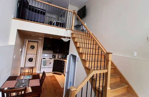 Bellerive Apartment | Loft 16 pieds de plafond avec deux terrasses!