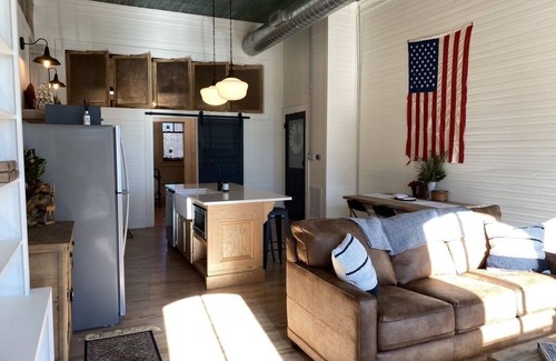 Huntingdon Apartment | Loft 163 (Historic Downtown building)