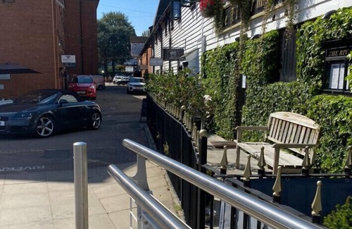 Bishop's Stortford Apartment | Loft 2 - luxury spacious apartment near Stansted