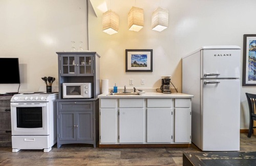 Alpine Apartment | Loft 4 - Downtown, ground level