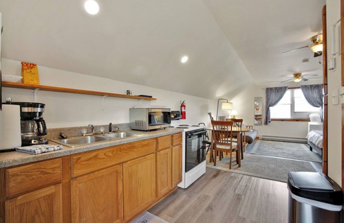 Morris Apartment | Loft 470-Ski Sawmill Next Door