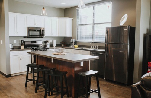 Sandusky Condo | Loft above Paddle Bar with Lake & Harbor Views. Downtown, Sandusky Ohio