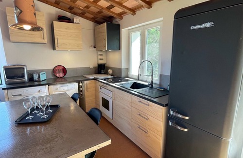 Mollans-sur-Ouveze House | Loft at the foot of the Ventoux with swimming pool, jacuzzi and balneotherapy.