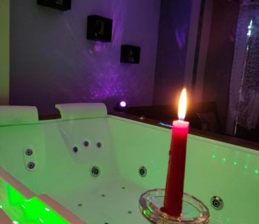 Ochancourt Bed & Breakfast | Loft avec Baignoire SPA LÉcrin Romantique