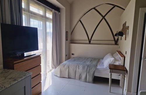 Heath and Reach Apartment | Loft Barn Apartment, sleeps 4