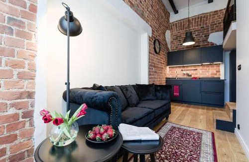 Kadriorg Apartment | Loft Black and Red