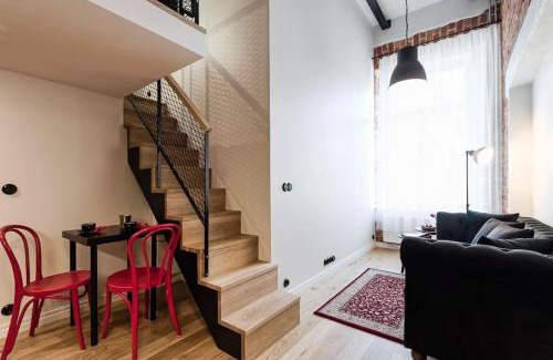 Kadriorg Apartment | Loft Black and Red