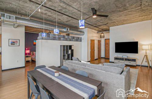 LoDo House | Loft By Union Station W Balcony & Workspace