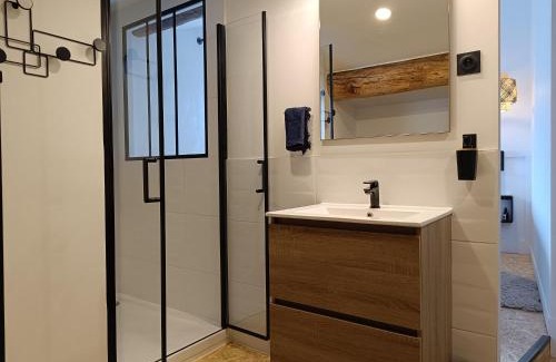 Manosque Apartment | Loft Central Spacieux - Parking Inclus