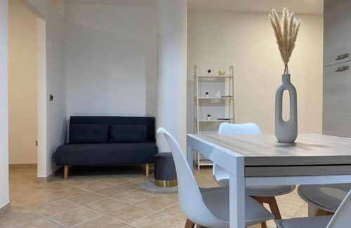 Sanluri Historic Centre Apartment | [Loft Comodo ed Elegante] Wi-Fi e Colazione
