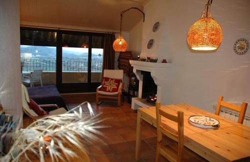 Montsonis Apartment | Loft con chimenea y terraza con vistas - Cal Caterino