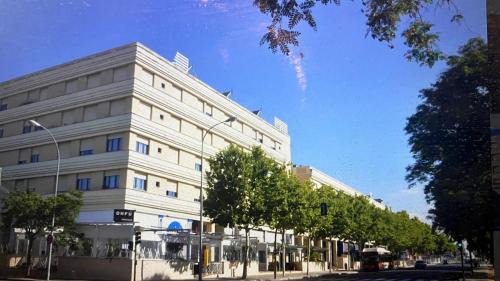 Parque Alcosa Apartment | loft con parking gratis frente palacio congresos
