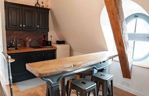 Bonnelles Apartment | Loft Dans Clocher Face au Château