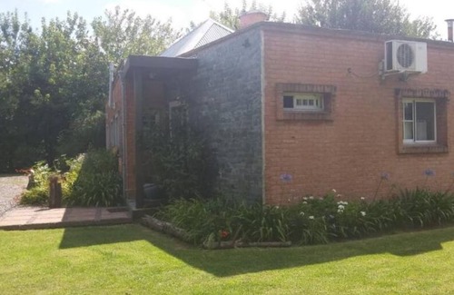 Tristan Suarez House | Loft en el Bosque de Ezeiza a 6 Minutos del Aeropuerto