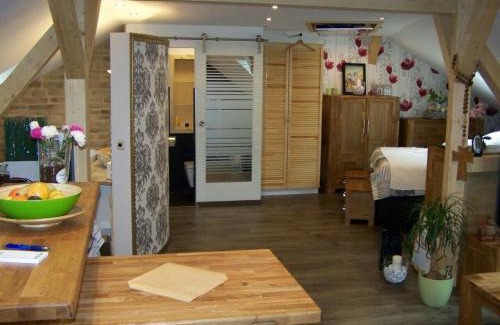Apolda Apartment | Loft-Ferienwohnung zur "Kfz-Schenke"