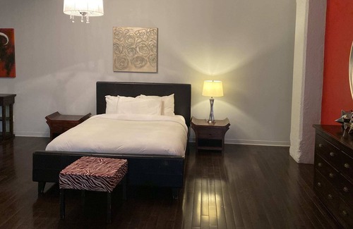 Latin Quarter Apartment | Loft Hotel | 2Bed Alcove Loft | Quartier Latin