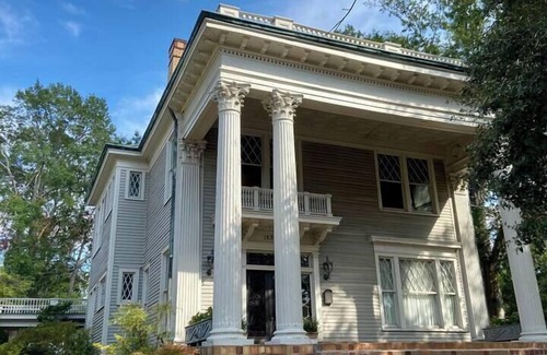 Greater Belhaven Apartment | Loft in Historic Mims-Dreyfus House in Belhaven