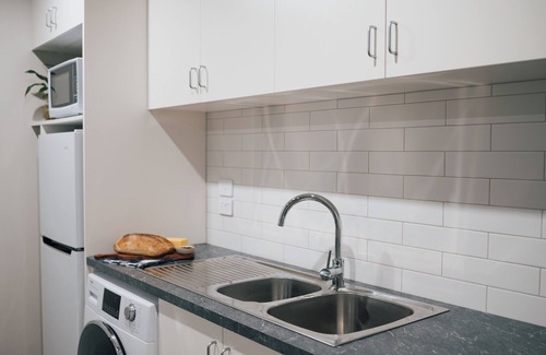 Devonport Apartment | Loft in the heart of Devonport, with bike storage