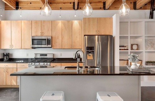 Habersham Condo | Loft in the Heart of Habersham Marketplace, Beaufort