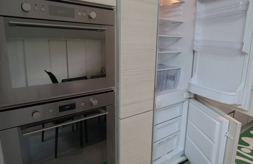 Venelles Apartment | LOFT IN THE HEART OF THE VILLAGE, IN THE COUNTRY, 10MN FROM AIX