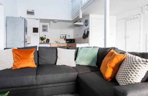 Leigh-on-Sea Apartment | Loft Living Leigh-on-sea
