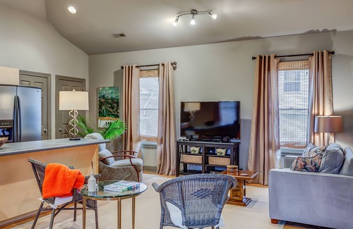 Franklin Apartment | Loft on West Main 5 blocks from Downtown Franklin