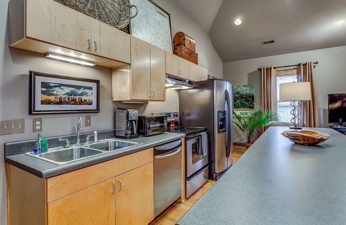 Franklin Apartment | Loft on West Main 5 blocks from Downtown Franklin