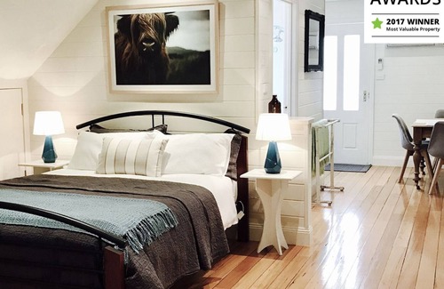 Richmond House | Loft Over The Vines - private relaxing escape