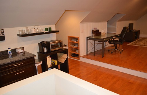 Roseland Apartment | Loft Penthouse Retreat near NYC
