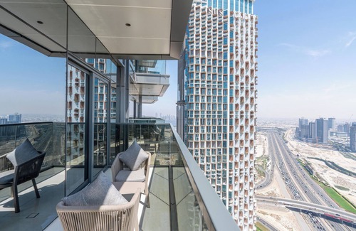 Business Bay Apartment | Loft Premium 3B City View l King size Bed