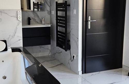 Ronchamp House | Loft Privé Avec Sauna, Balnéo, Douche Sensorielle et Grande Terrasse