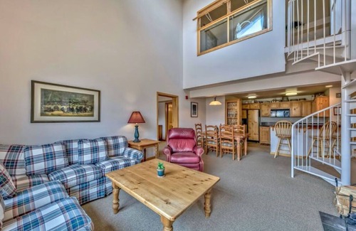 Kirkwood Condo | Loft Retreat | Ski-in/out Access | Fireplace
