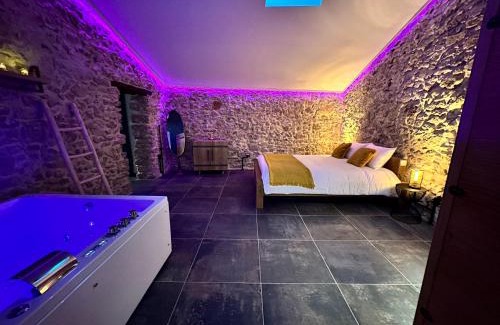 Tourves Apartment | Loft Romantique la Clef des Sens - Sauna et Balnéo privatifs