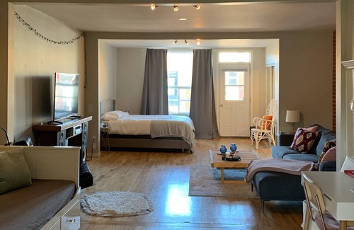 Hochelaga Apartment | Loft Spacieux à Homa Près du Centre-ville