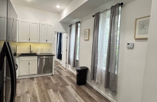 North Philadelphia West Apartment | Loft Stye 4-Bedroom, 3-Bath Apartment in Grand Central Philadelphia
