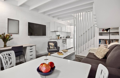 Sorrento Apartment | LOFT STYLE APARTMENT 15 , CHARM, AMBIANCE, FUNCTIONS, WEDDINGS, SORRENTO