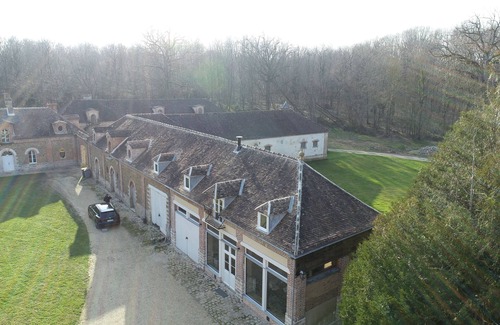 Voulx House | Loft-style apartment beside a golf course in the countryside near Fontainebleau.