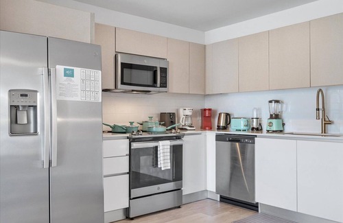 Ojus Apartment | Loft Style Unit with Open Layout