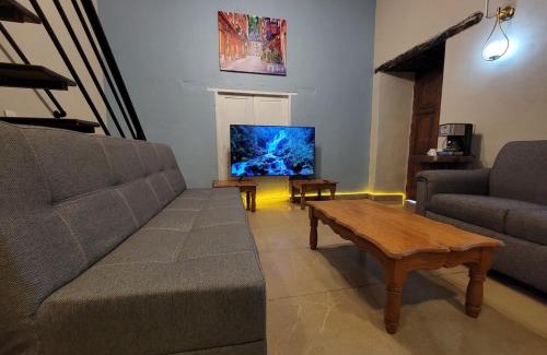 De Mexicanos Apartment | Loft two blocks from the catedral