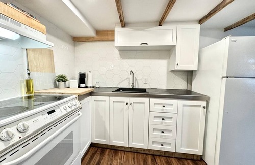 Boischatel Apartment | Loft The Montcalm 2 min Falls Free Parking