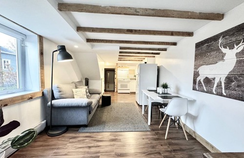 Boischatel Apartment | Loft The Montcalm 2 min Falls Free Parking