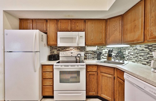 Killington Apartment | Loft, Top-Floor Mountain View 2BR/2BA at Mountain Green. Pool. Hot Tub. Shuttle.