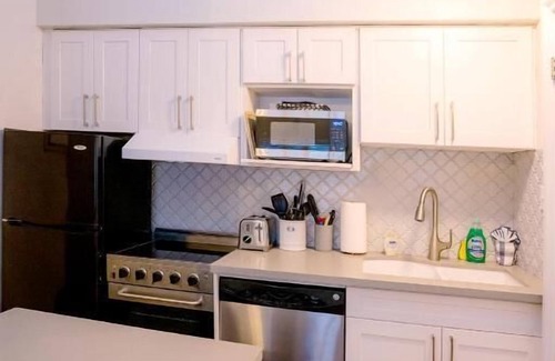 Craigleith Apartment | Loft with a View of Blue